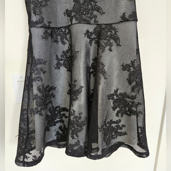 Miss Behave Girls' Adrianna Embroidered Mesh Dress NWT - Picture 3 of 10